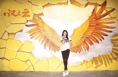 次元墻已裂！戲精關曉彤-耶亞希小仙女的戀情是否坐實？